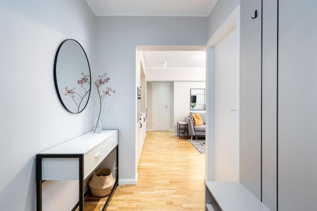 Sunny 2Br Flat - Top Location - Stunning Views Бухарест Экстерьер фото