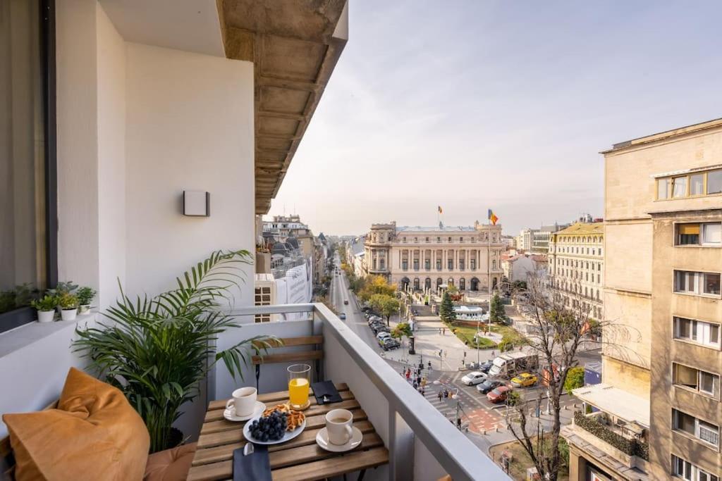 Sunny 2Br Flat - Top Location - Stunning Views Бухарест Экстерьер фото