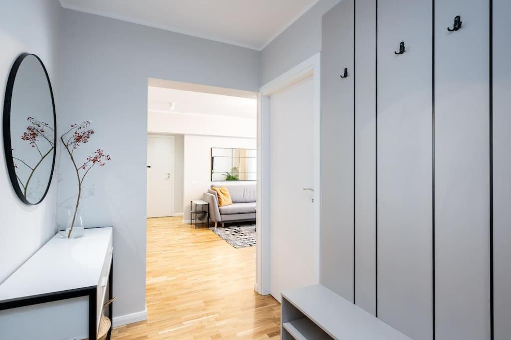 Sunny 2Br Flat - Top Location - Stunning Views Бухарест Экстерьер фото