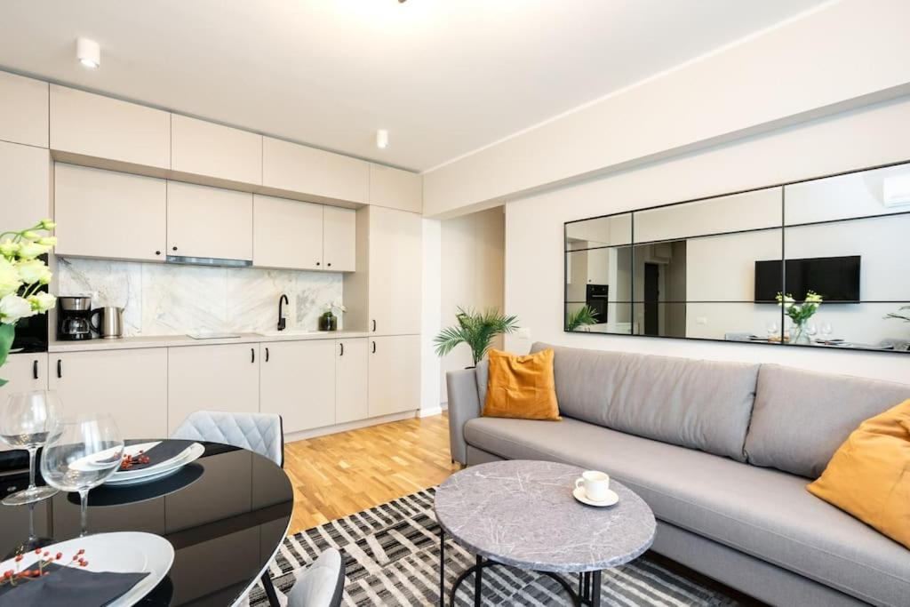Sunny 2Br Flat - Top Location - Stunning Views Бухарест Экстерьер фото