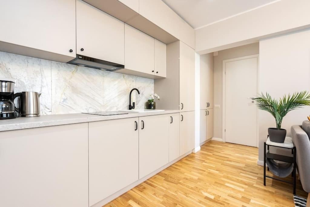 Sunny 2Br Flat - Top Location - Stunning Views Бухарест Экстерьер фото