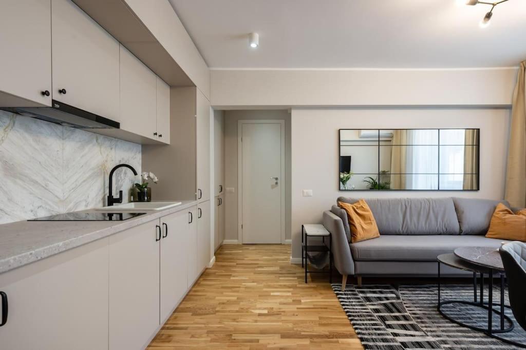 Sunny 2Br Flat - Top Location - Stunning Views Бухарест Экстерьер фото